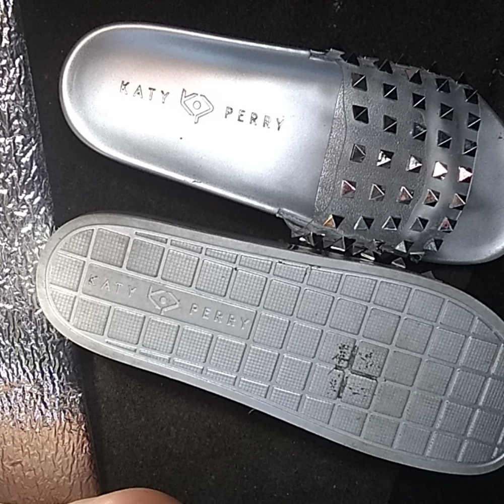 Katty Perry slides